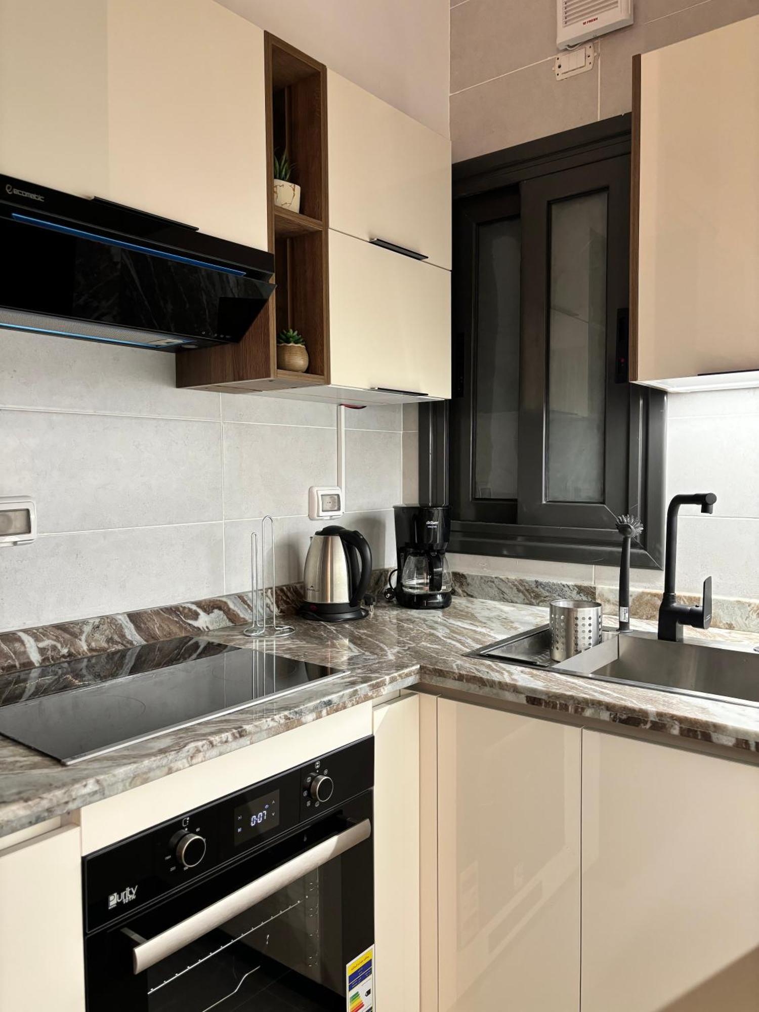 2br Modern & Comfy In Luxury Neighbourhood